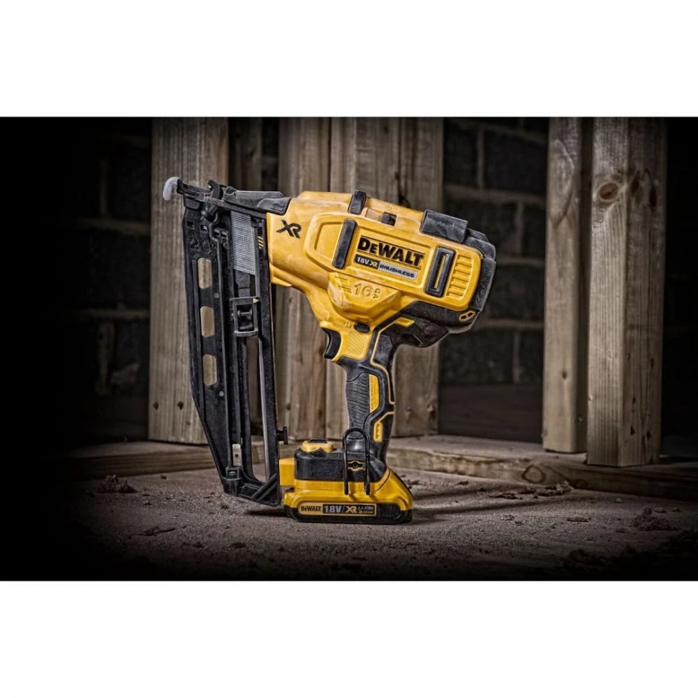 Dewalt Dcn660d2 18v Xr16ga Dykkerpistol 2 Batt 2ah 5 Dewalt Dcn660d2 18v Xr16ga Dykkerpistol 2 Batt 2ah - Billede 3